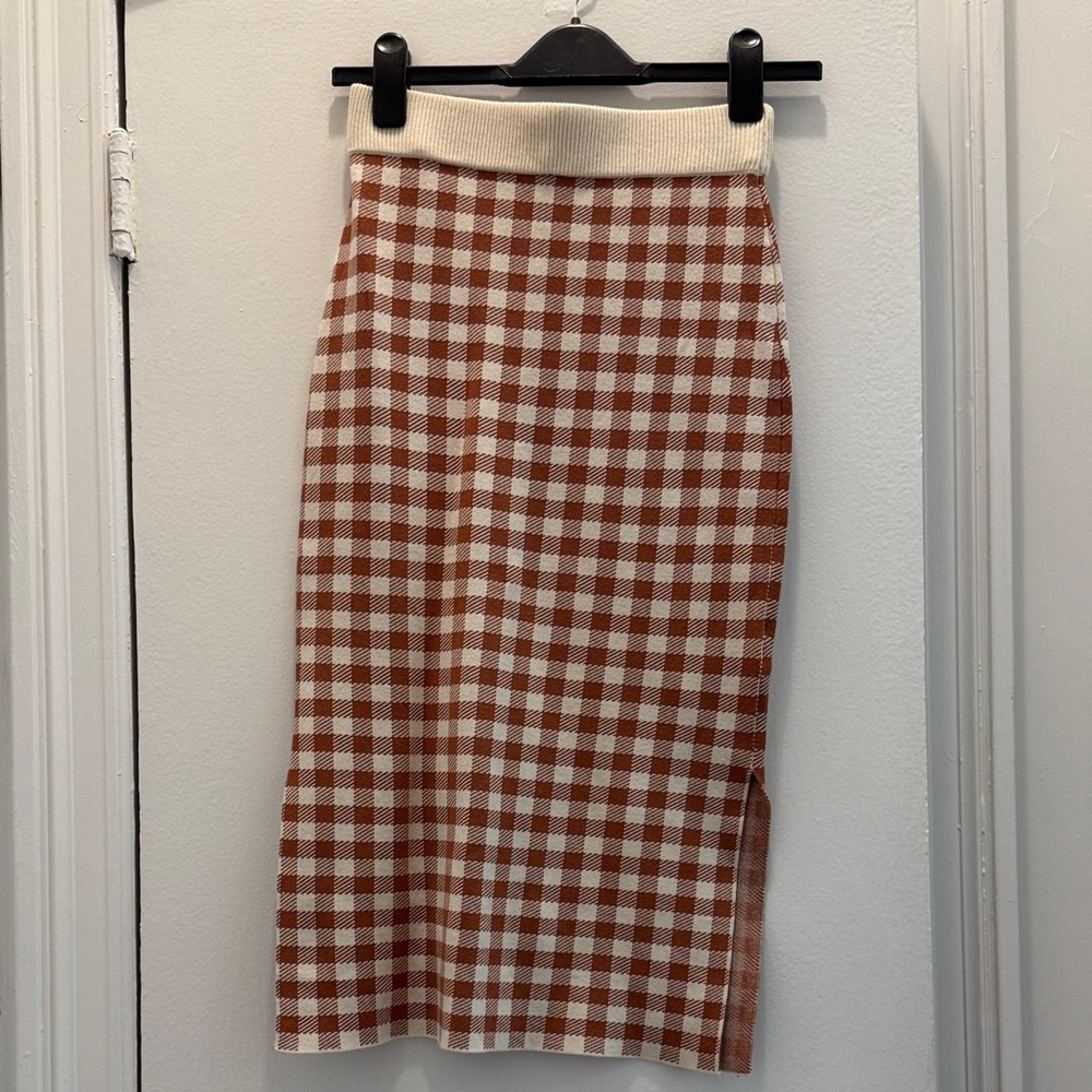 Gingham midi sweater skirt, worn once! Perfect for holidays!